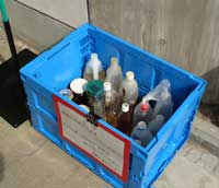 回収された家庭系廃食用油の写真