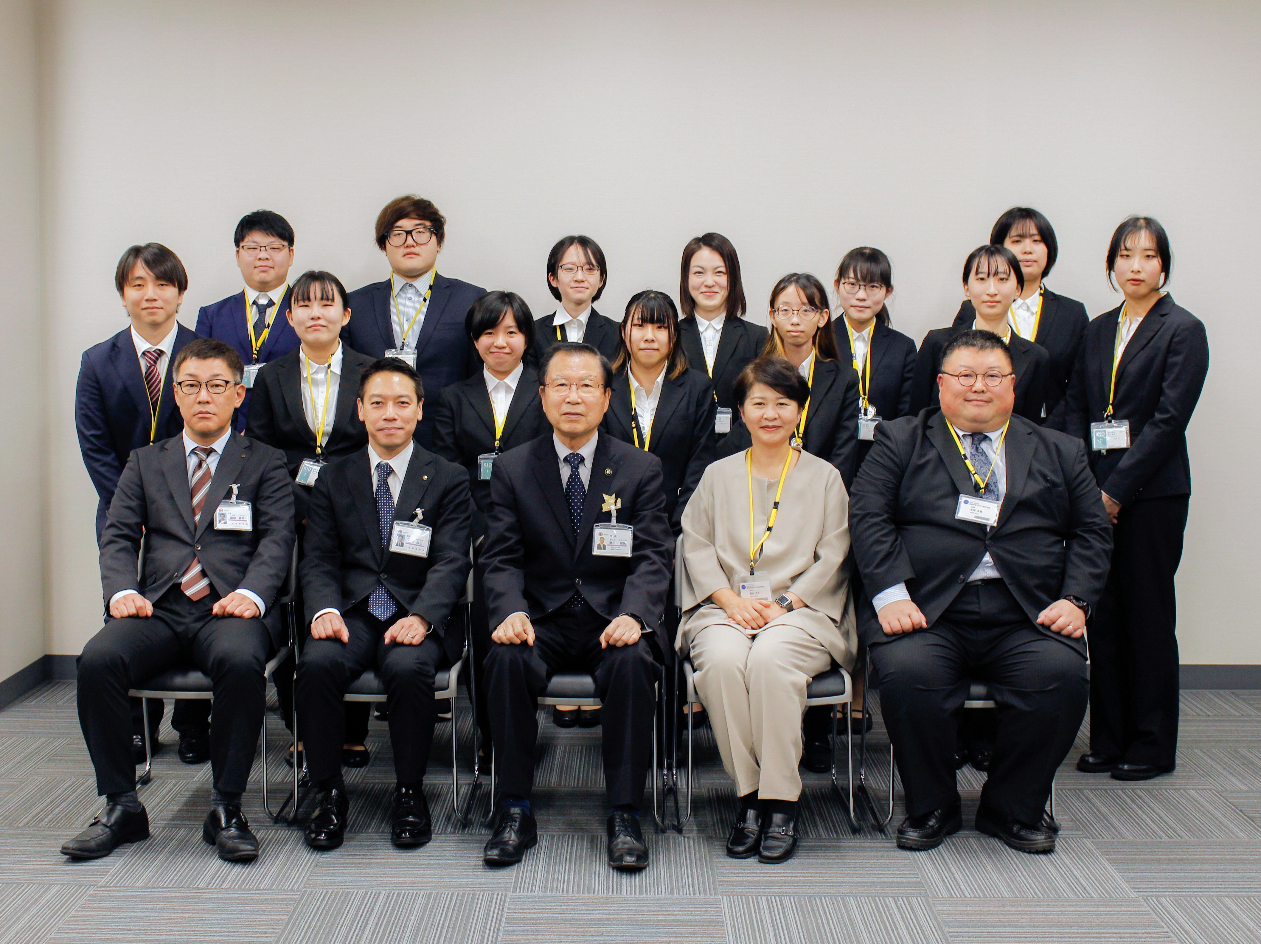 京都芸術デザイン専門学校のみなさんと記念撮影