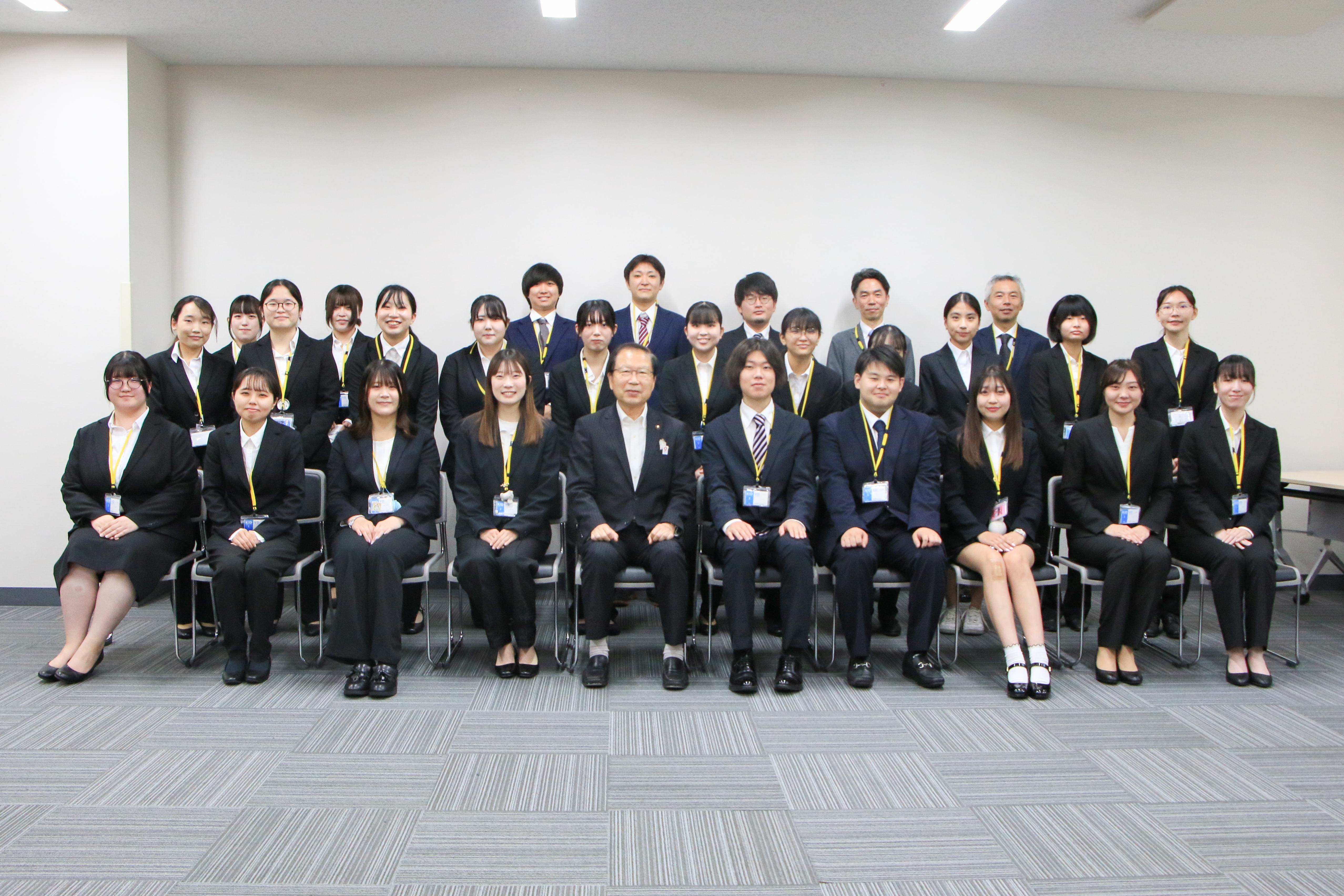 京都芸術デザイン専門学校のみなさんと記念撮影