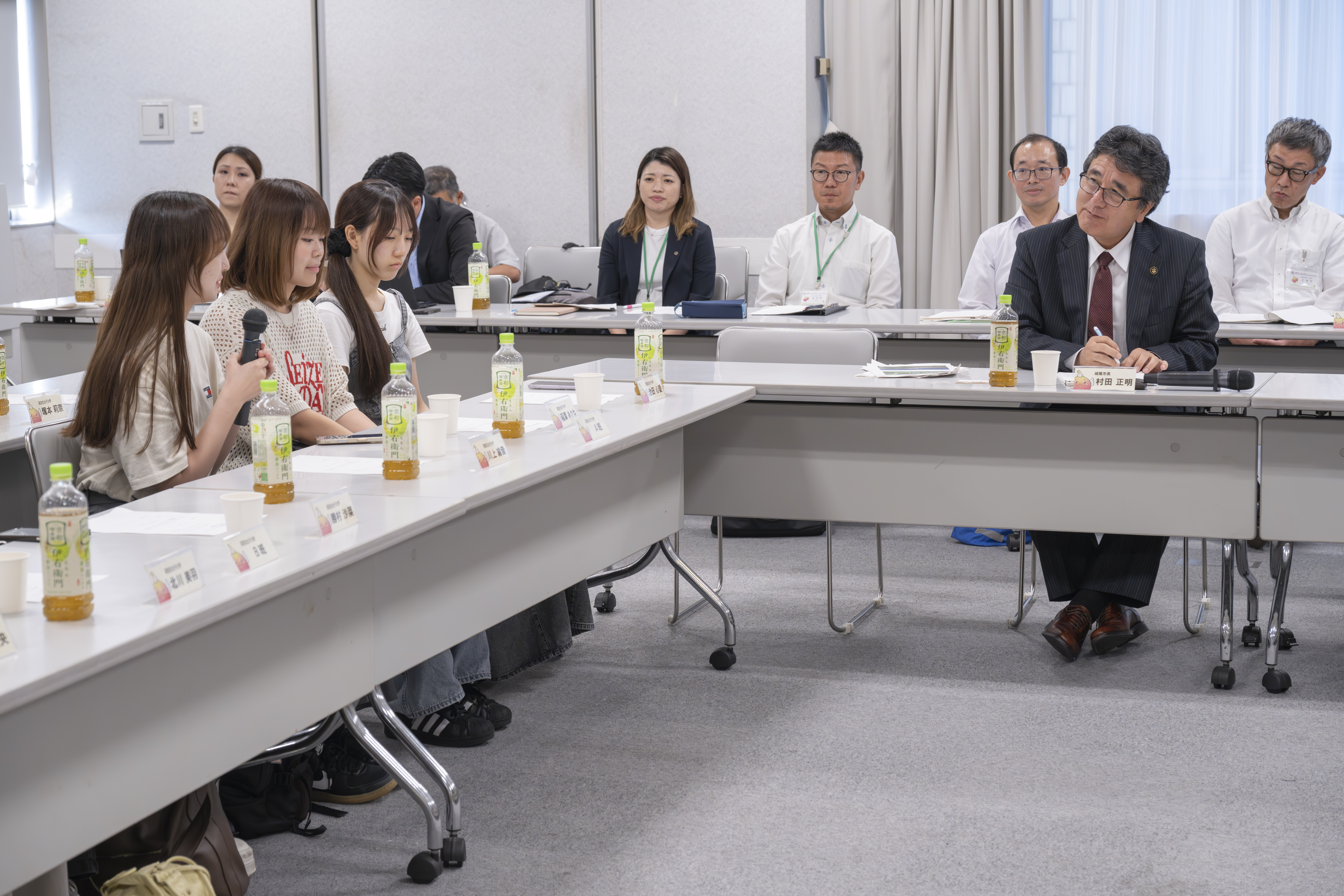 市長と学生が懇談